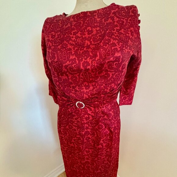 Spectacular Vintage Red Dress with Amazing Peek-a-Boo arm detail (size 10) - Picture 3 of 10